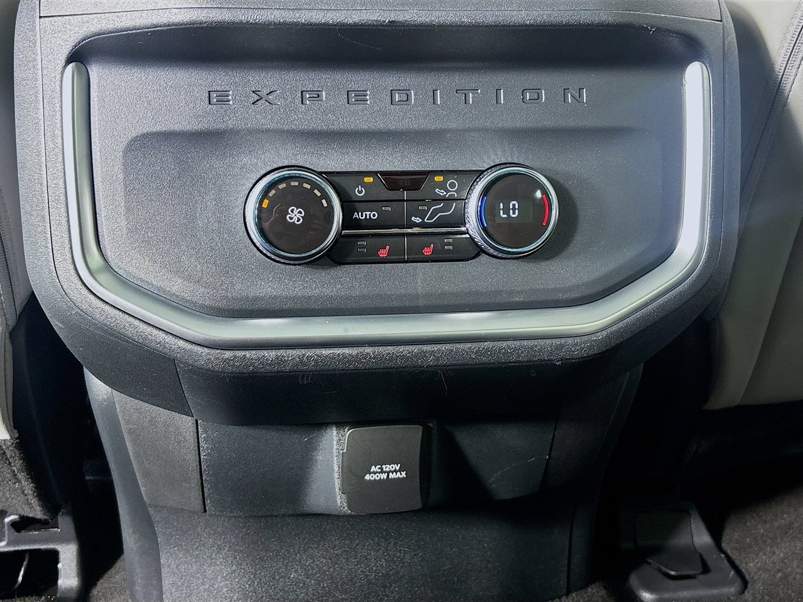 Used 2025 Ford Expedition Platinum AWD/4WD image 27