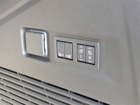 New 2026 GMC Yukon Elevation w/ Elevation Premium Package image 35