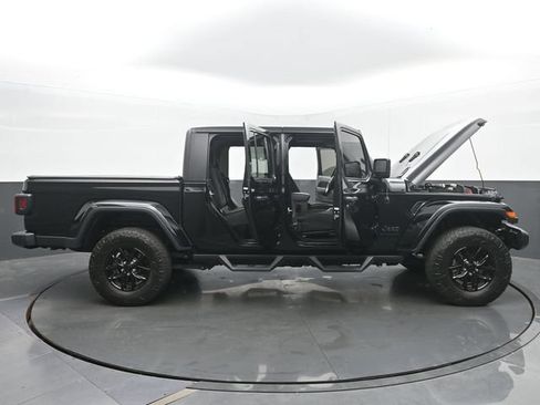 Used 2022 Jeep Gladiator Sport AWD/4WD image 55