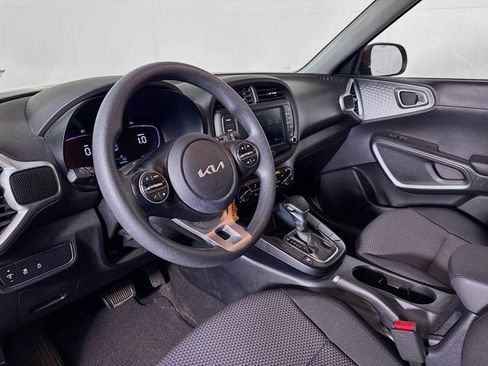 Certified 2024 Kia Soul LX FWD image 9