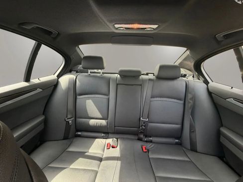 Used 2014 BMW 550i xDrive Sedan AWD/4WD image 19