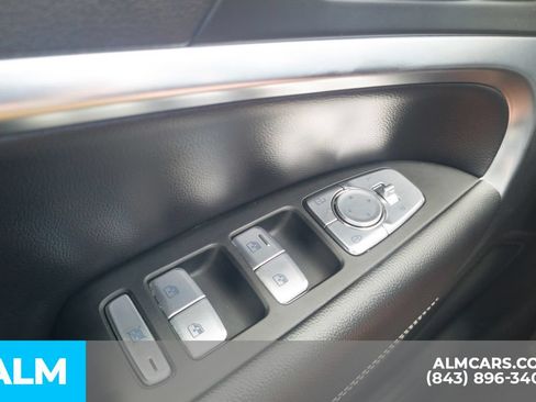 Used 2025 Genesis G70 2.5T RWD image 35