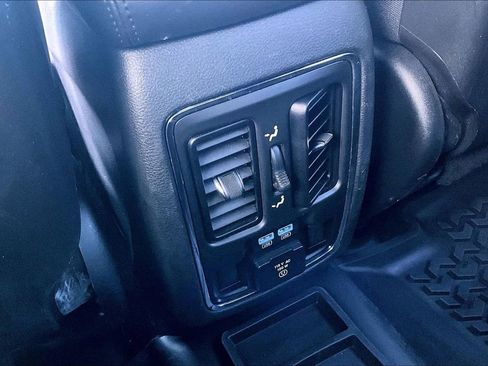 Used 2021 Jeep Grand Cherokee Limited AWD/4WD image 11