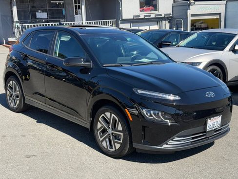 Used 2023 Hyundai Kona Limited FWD image 3