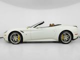 Used 2017 Ferrari California T image 3