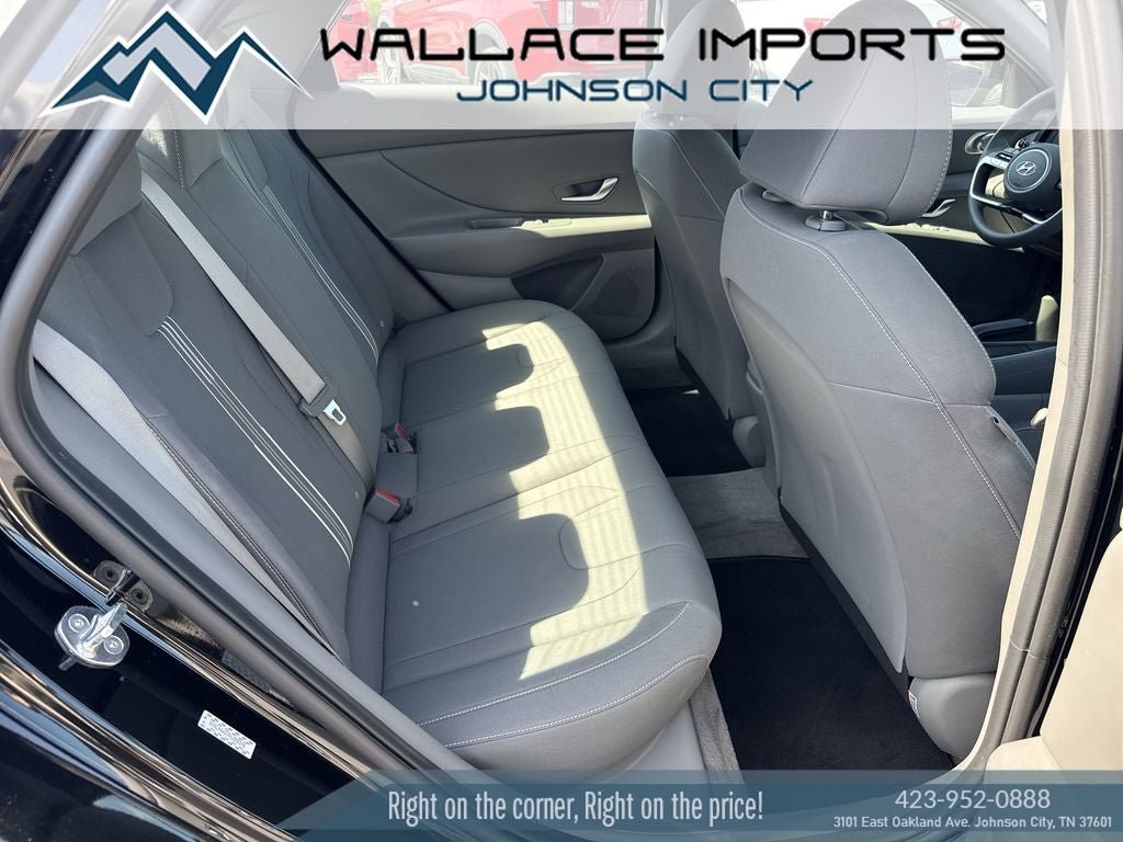 Used 2023 Hyundai Elantra SEL w/ Cargo Package FWD image 40