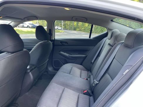 Used 2025 Nissan Altima 2.5 SV FWD image 10