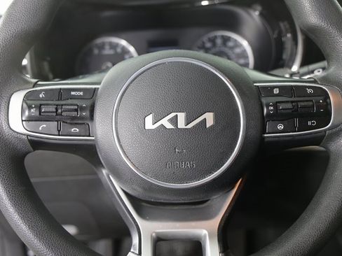 Used 2022 Kia K5 LXS image 3