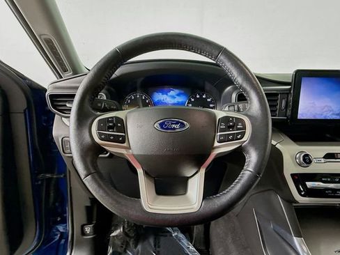 Certified 2022 Ford Explorer XLT w/ Equipment Group 202A image 11