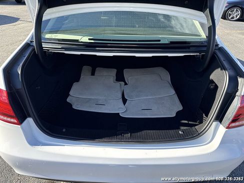 Used 2014 Mercedes-Benz E 350 4MATIC Sedan image 13