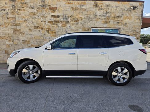 Used 2015 Chevrolet Traverse LTZ FWD image 1