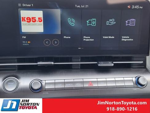 Used 2025 Hyundai Kona SEL AWD/4WD image 17