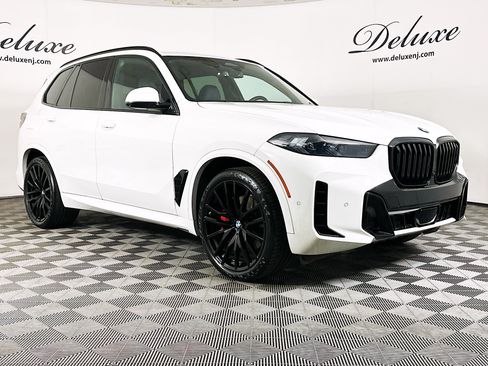 Used 2024 BMW X5 xDrive40i w/ M Sport Package AWD/4WD image 1