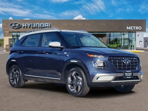 Used 2026 Hyundai Venue SEL image 1