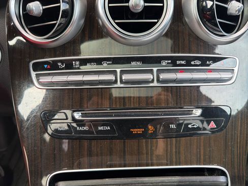 Used 2016 Mercedes-Benz GLC 300 4MATIC image 28