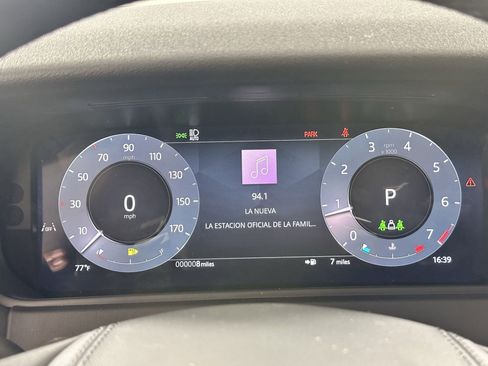 Used 2026 Land Rover Range Rover Velar S image 17