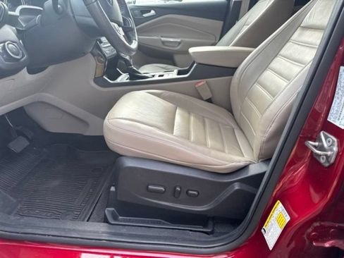 Used 2018 Ford Escape Titanium w/ Ford Safe & Smart Package AWD/4WD image 7