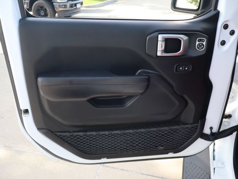 Used 2020 Jeep Gladiator Sport w/ Quick Order Package 24S AWD/4WD image 12
