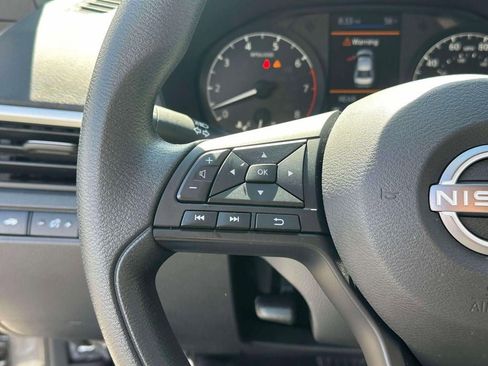 Used 2025 Nissan Altima 2.5 S FWD image 19