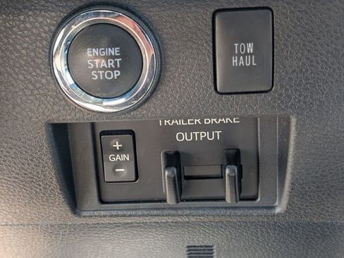 Used 2021 Toyota Tundra Limited w/ Limited Premium Package image 24