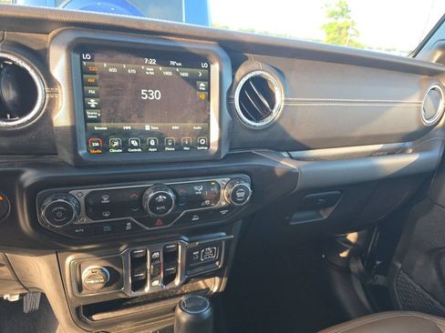 Used 2022 Jeep Wrangler Unlimited Sahara AWD/4WD image 6