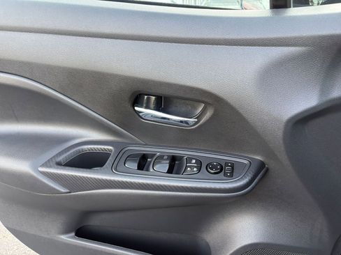 Used 2025 Nissan Versa SV image 18