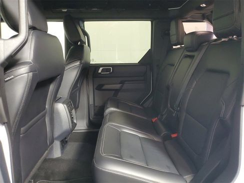 Used 2025 Ford Bronco Outer Banks image 21
