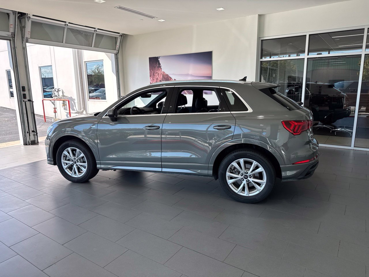 Certified 2025 Audi Q3 2.0T Premium w/ Convenience Package AWD/4WD image 5