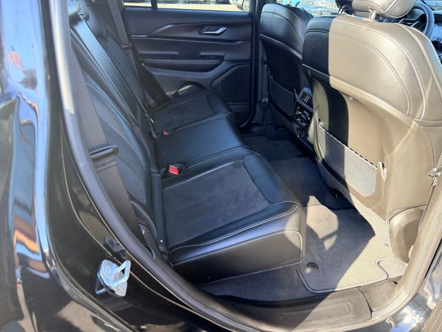 Used 2024 Jeep Grand Cherokee Altitude AWD/4WD image 10
