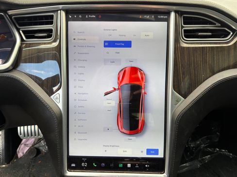 Used 2013 Tesla Model S Performance image 28