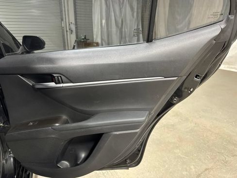 Used 2021 Toyota Camry SE FWD image 11
