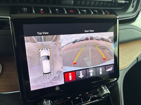 New 2025 Jeep Grand Cherokee Summit image 19