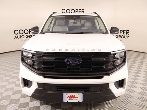 Used 2025 Ford Expedition Active AWD/4WD image 10