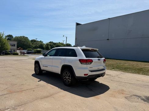 Used 2017 Jeep Grand Cherokee Trailhawk AWD/4WD image 5