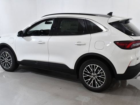 New 2025 Ford Escape SE w/ PHEV Premium Package image 3