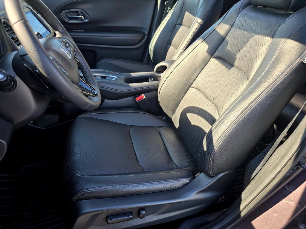Used 2019 Honda HR-V Touring image 17