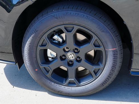 New 2026 Toyota Sienna XLE Woodland Edition AWD/4WD image 12