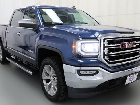 Used 2017 GMC Sierra 1500 SLT w/ SLT Premium Package AWD/4WD image 16