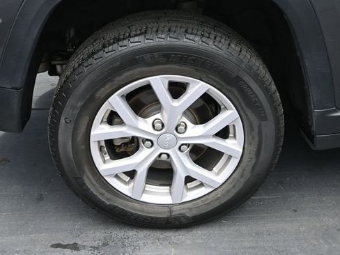 Used 2022 Jeep Grand Cherokee Limited image 39