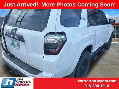 Used 2018 Toyota 4Runner TRD Off-Road Premium image 6