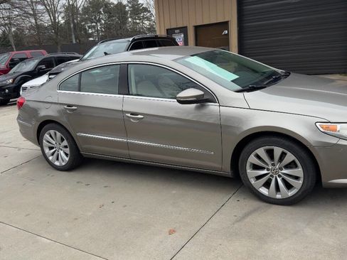 Used 2012 Volkswagen CC Sport image 9