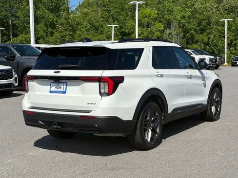 Used 2025 Ford Explorer ST-Line w/ ST-Line Street Pack AWD/4WD image 5