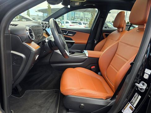 Used 2024 Mercedes-Benz GLC 300 4MATIC w/ Driver Assistance Package image 13
