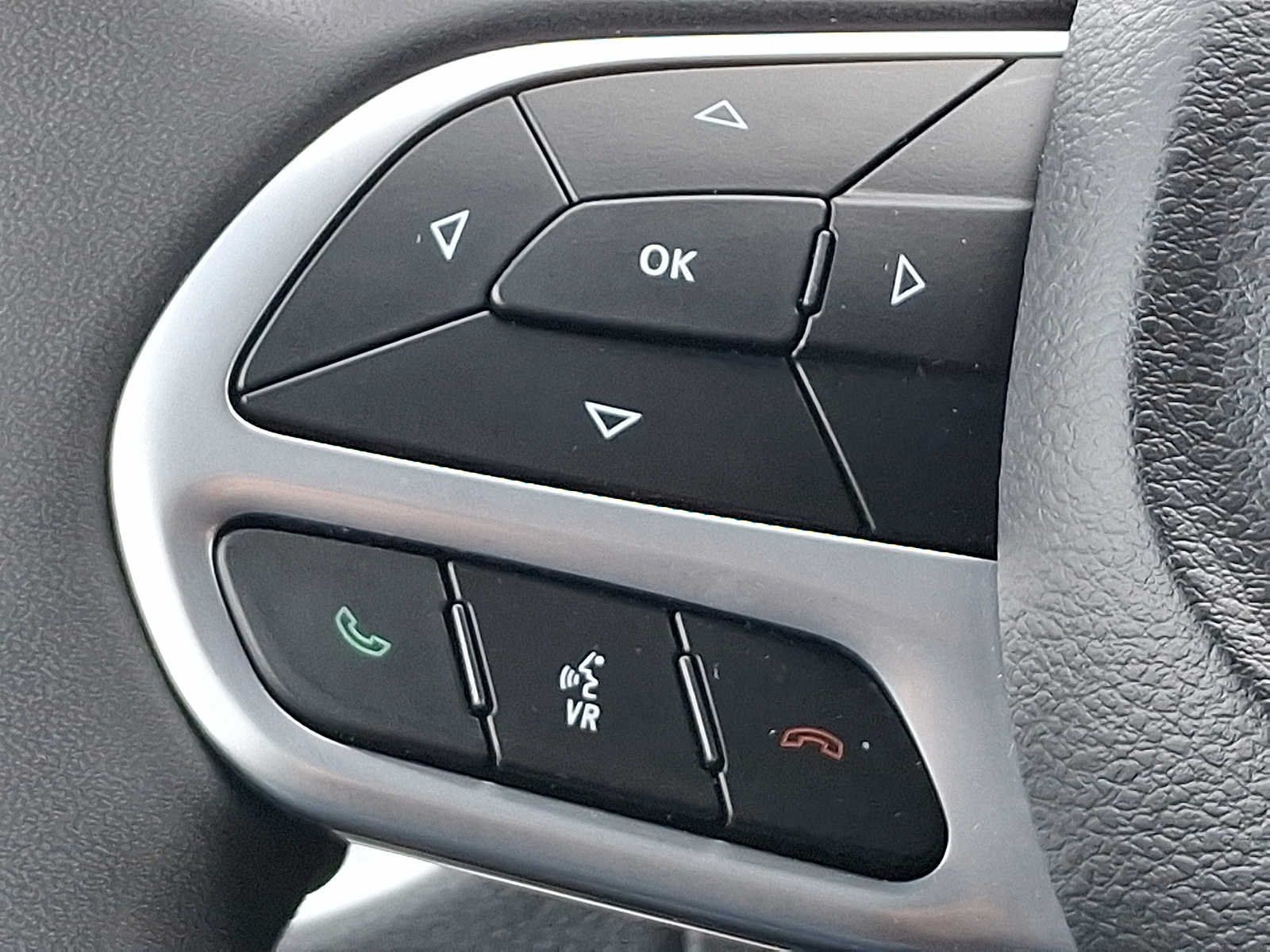 Used 2023 Chrysler Pacifica Touring-L FWD image 21