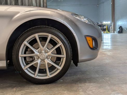 Used 2010 MAZDA MX-5 Miata Grand Touring w/ Premium Pkg image 8