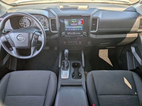 Certified 2024 Nissan Frontier SV w/ Tow Package RWD image 31