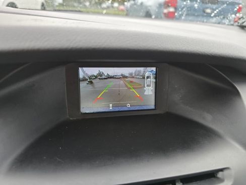 Used 2016 Ford Focus SE w/ Equipment Group 201A FWD image 21