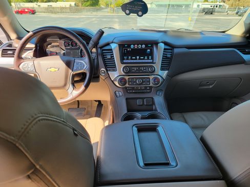 Certified 2020 Chevrolet Tahoe LT w/ RST Edition image 17