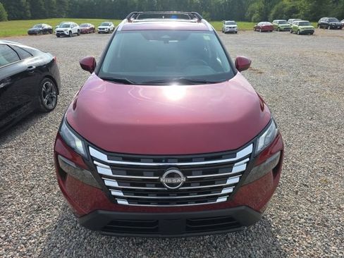 Used 2024 Nissan Rogue SV w/ SV Premium Package FWD image 2