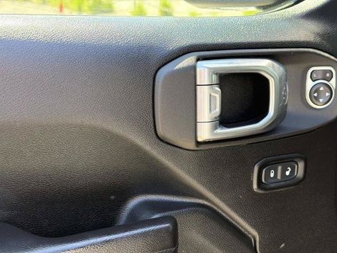 Used 2021 Jeep Gladiator Sport AWD/4WD image 22